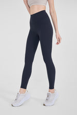 Load image into Gallery viewer, Air Cooling Genie Signature Leggings 柔軟輕薄運動長褲 - THE B.
